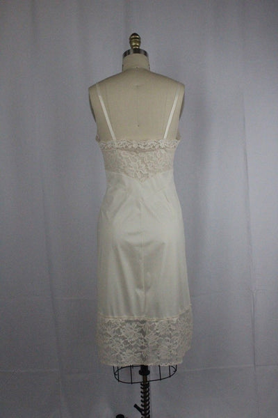 Vanity Fair Vintage Cream Slip Nighty Dress with Lace Trim Size Small